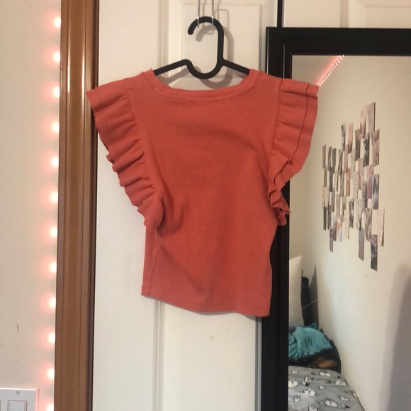 NWOT Zara pink ruffled shoulder crop top - Picture 2 of 3